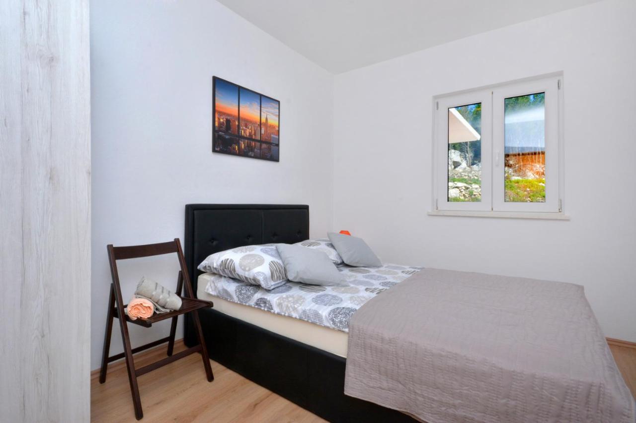 פודסטראנה Apartment Wild Rose מראה חיצוני תמונה